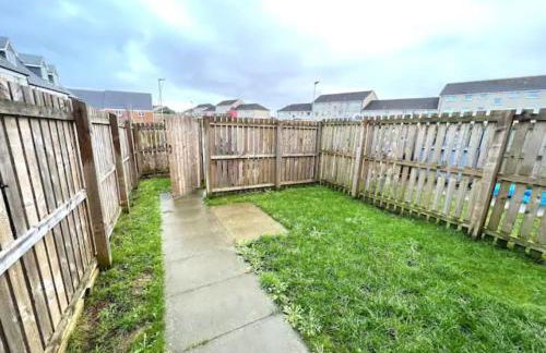 Superb 3 Bed Home Away from Home in Glasgow, just off M8 with free parking - Foto 34