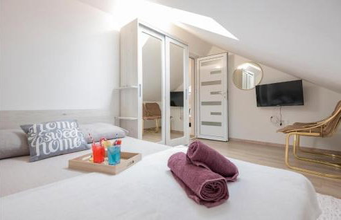 Amazing Home In Mijaca - Photo 20