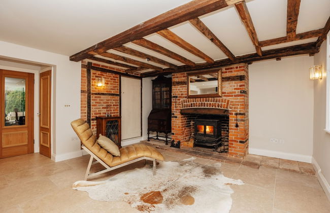 Rosefinch House in Crazies Hill - Photo 1