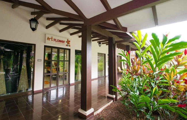 Luxe! Impressively designed 2nd-floor unit in Coco done in red and orange hues - Photo 45