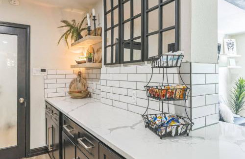 Stylish Family Fun! Pool, Hot Tub, Volley Ball, Arcade & Boat Parking - Foto 29