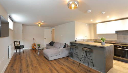 Declaration Suite - Photo 5