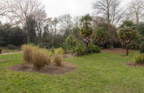 Amanah Properties - Stylish Retreat for Friends & Families Zone 1 Sleeps 5 - Foto 45