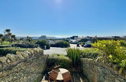 24 CLIFF APARTMENT-3 BED-GROUND FLOOR-SEA VIEWS - Photo 17