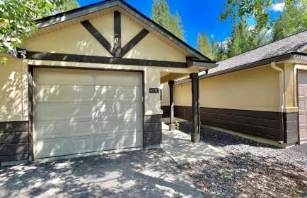 Grandmas Hideaway - walk to downtown, private hot tub, pet friendly with patio - Foto 32