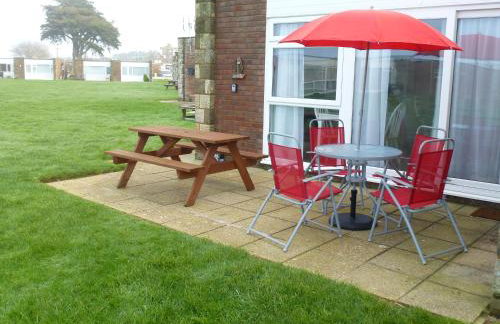 Brambles Chine 209 Self Catering Holiday Home Colwell Bay Isle of Wight - Ferry Offers - Photo 2