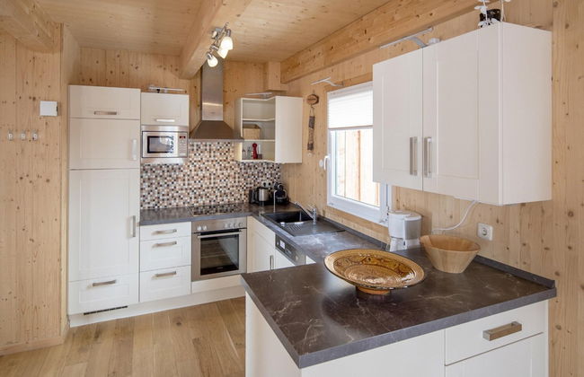 Attractive Chalet With hot tub - Photo 12