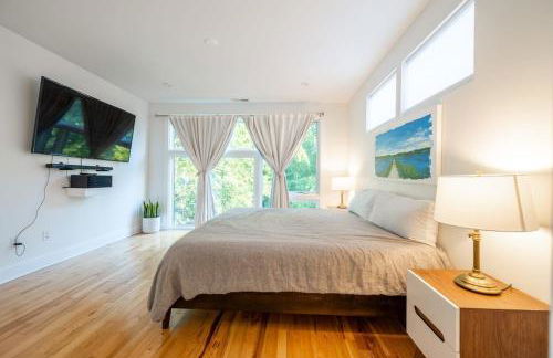 Modern Fountain Square Mansion with Hot Tub & Rooftop Patio- Family Friendly - Foto 6