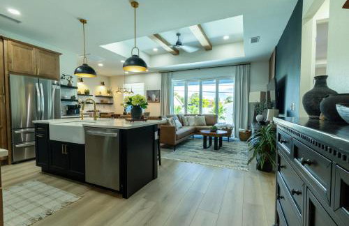 Bright New Home Family Oasis Near the Shore - Foto 37
