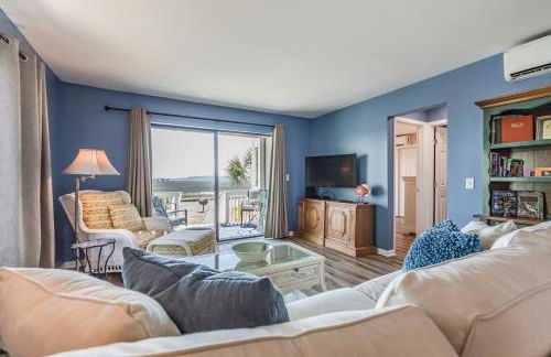 New Listing - Marsh Views Short Walk to Beach and Pools - Double Decks - Foto 1