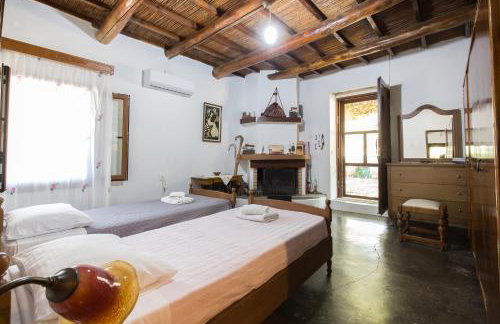 Sofiana's Garden Retreat with Private Pool - Foto 39