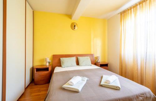 Charming Orange Apartment with Private Pool and Garden Oasis - Foto 19