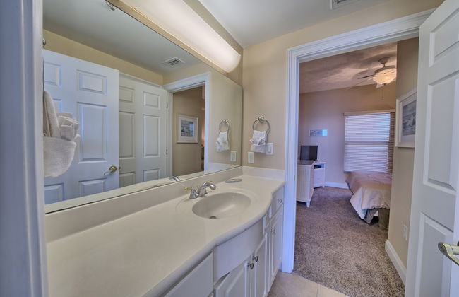 Comfortable High-Rise Condo with Beach Access - Unit 1404 by RedAwning - Foto 20