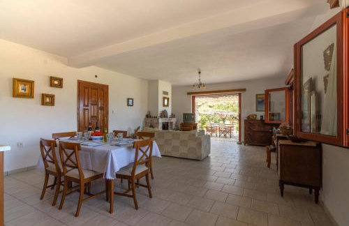 Overlooking Cheromilos - Foto 13