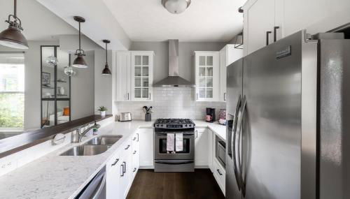 Indy Gem, Mins from Downtown with Hot Tub - Photo 5