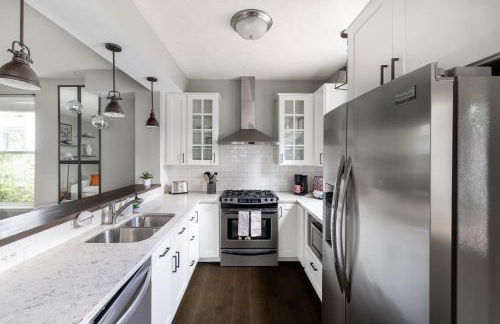 Indy Gem, Mins from Downtown with Hot Tub - Photo 5