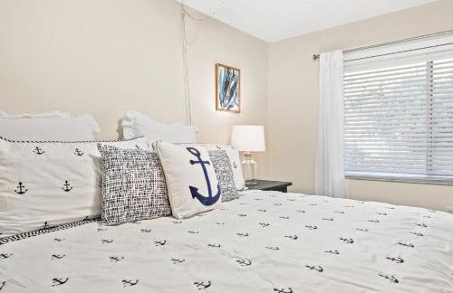 Coconuts Poolside #115 - Photo 15