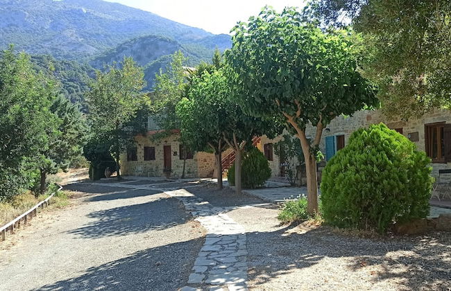 Akros Oreon Hotel - Photo 17