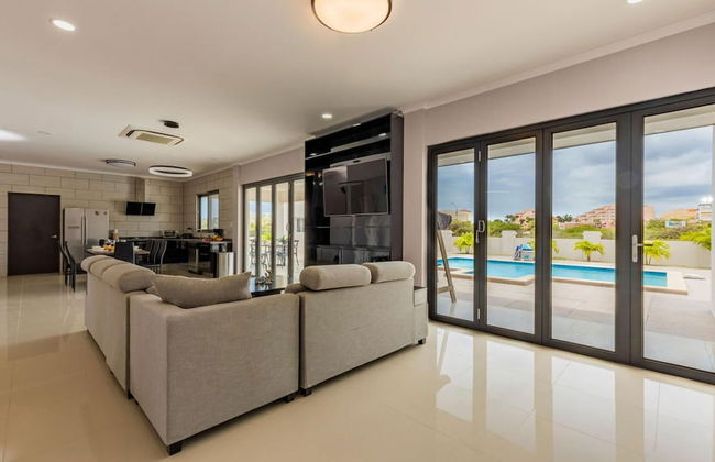 NEW 6BR Villa w Pool Across Street Palmbeach - Foto 43