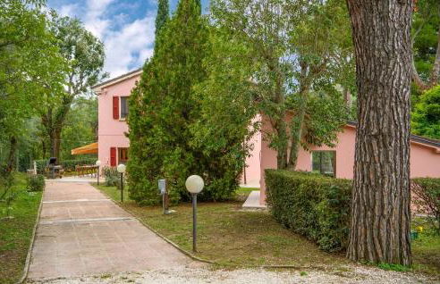 3 Bedroom Amazing Home In Montelabbate - Photo 14