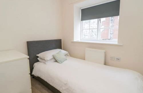 The Old Stables - Pet-Friendly Stay Near Ruthin Castle with Parking - Photo 6