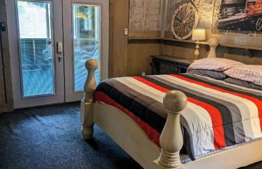 Cozy Barn with Pool Access & Near Lake Conroe - Foto 1