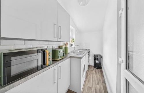 Clover House Stunning Cosy Cottage 3BR By AltoLuxo Short Lets & Serviced Accommodation With Free WiFi & Parking - Foto 12