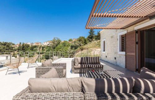 Upper View Villa, with private pool - Photo 25