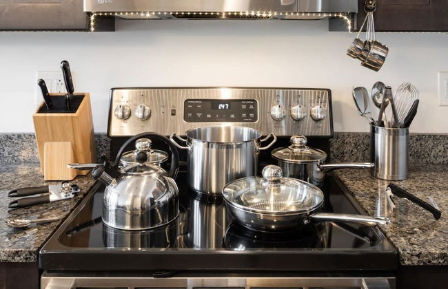 Sosuite 2BR Apt w W/d, Gym, On-site Restaurant - Photo 18