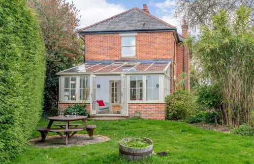 5 Bed in Godshill NFL35 - Photo 2