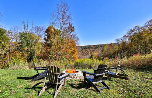 RoundTop Chalet - Hot Tub, Fire Pit & Mountain Views near Killington & Okemo - Foto 4