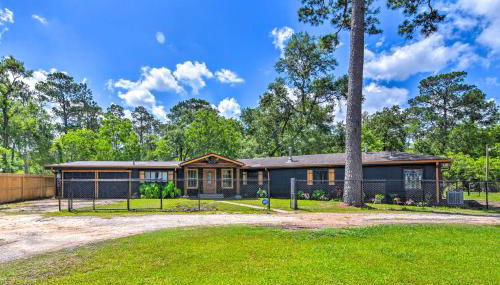 Upscale Dickinson Getaway with Yard on 1 Acre! - Foto 2