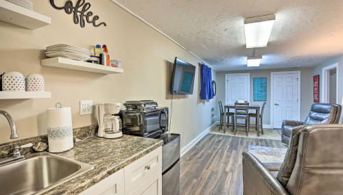 Walk to Main St Sturgis Apt with Grill! - Foto 2