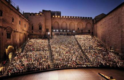 LA PROVENCE - '' TRAVELLER AWARD 2026 '' - Charming modern family apartment, pool & private parking near Avignon, fully renovated with interior-architect design - Foto 33