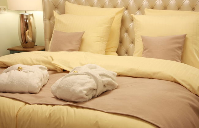 Mr.& Mrs. President - Photo 5