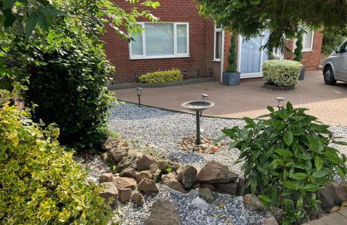 Studio Flat in Walsall with Option of Large Garden for Events - Foto 1
