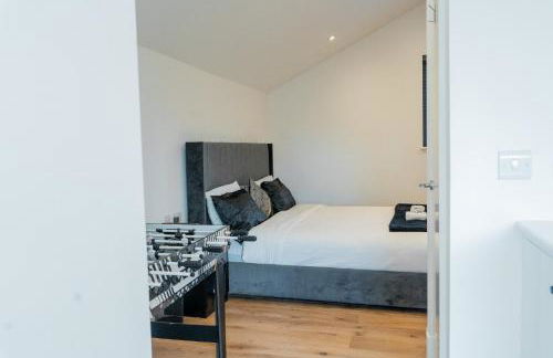 Modern Entire Unit 3BR, 3BA, balcony, 86inch TV - 15mins to city - Foto 14