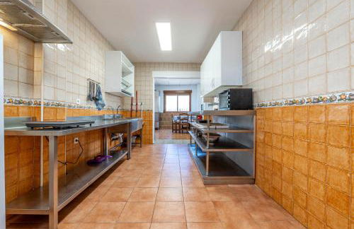 Amplia Casa Familiar con Calefacción, cerca de Sierra Nevada y Granada - Foto 14