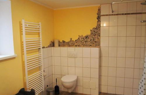 NEU Fewo im Bauernhaus mit idyllischem Innenhof und Naturgarten - Foto 3