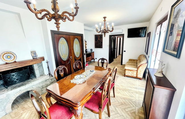 Pool, Jacuzzi and Events Room - Charming Villa in Umbria - Sleeps 24 - Lake View - Foto 43