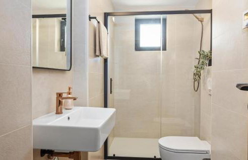 4 Bedroom Lovely Home In Labin - Photo 40