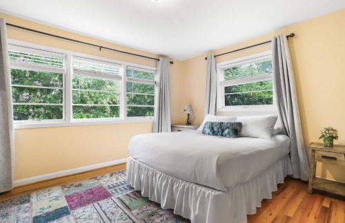 Sojourn Beautiful Home with Beach Access & Backyard - Foto 6