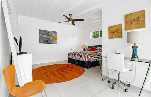 Teal and Tangerine Retreat - Alice Lodging - Foto 13