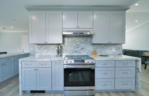 Renovated 5 Bd 3 Ba AC Private Deck Lawn - Foto 28