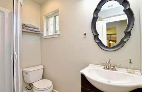 Private Pool & Hot Tub! Charming Hill Country Home Minutes to Wineries/Shops! - Foto 20