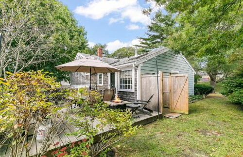 Modern Beach & Pond Getaway in Heart of Cape Cod - Foto 10