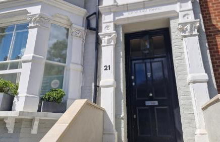 Charming Bright 2-Bed Heritage Flat, Battersea Park, London - Foto 65