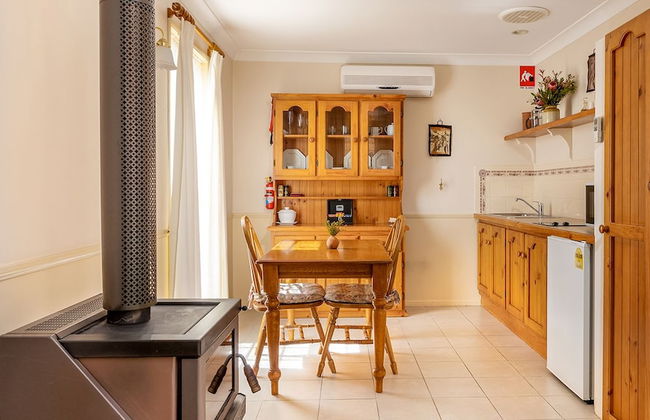 Honeysuckle Cottages Stanthorpe - Photo 5