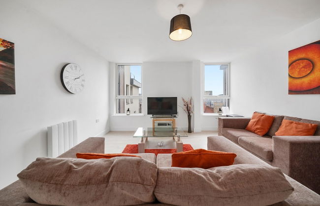 2 Bdrm Penthouse with parking Wycombe - Foto 75