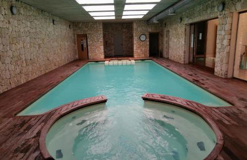 Beautiful penthouse with 3 pools, indoor heated pool, sauna, jacuzzi - Foto 30